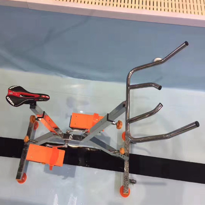 Associação de máquina ostentando dos bens cardio- sob a bicicleta do pedal da água do passeio da bicicleta da água